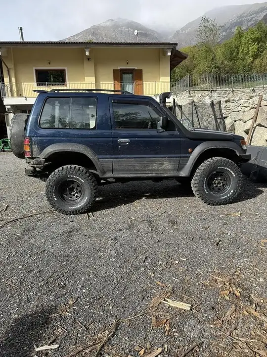 Mitsubishi Pajero 1997 photo 3