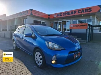 Toyota Aqua 2013 photo 2