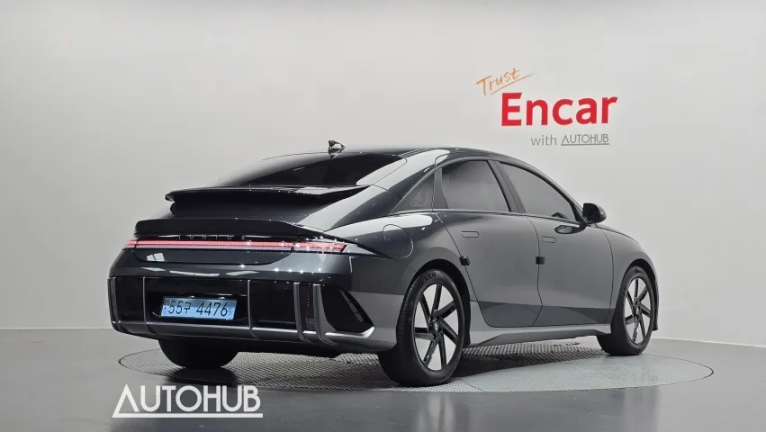 Hyundai Ioniq 6 2023 photo 2