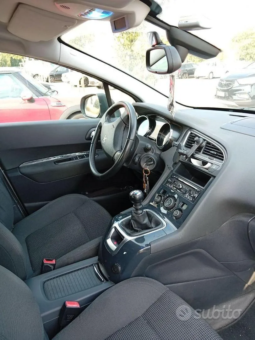 Peugeot 5008 2017 photo 5