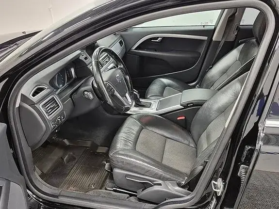 Volvo V70 2016 photo 2