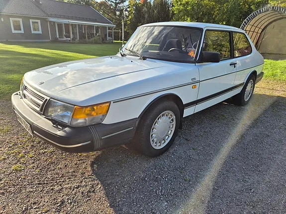 Saab 900 1990 photo 2