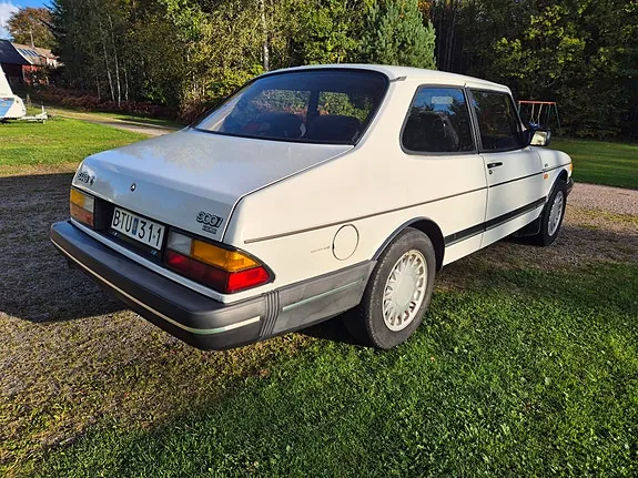 Saab 900 1990 photo 4