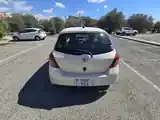Toyota Vitz 2009 photo 4