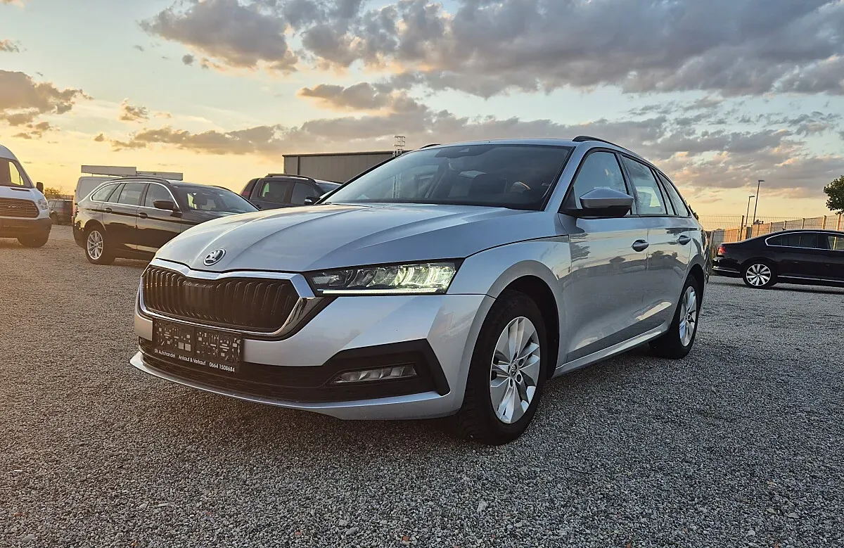Skoda Octavia 2022 photo 2