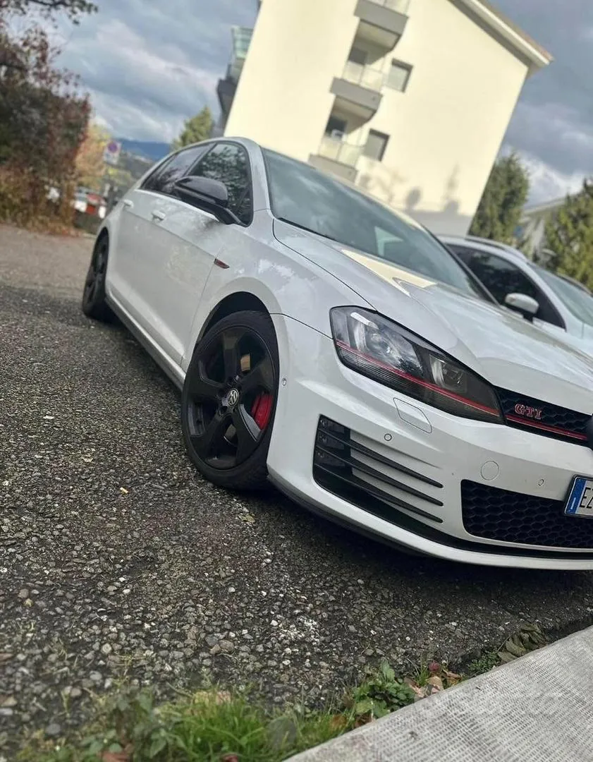 Volkswagen Golf 2015 photo 2
