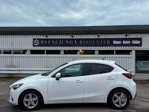 Mazda 2 2015 photo 5