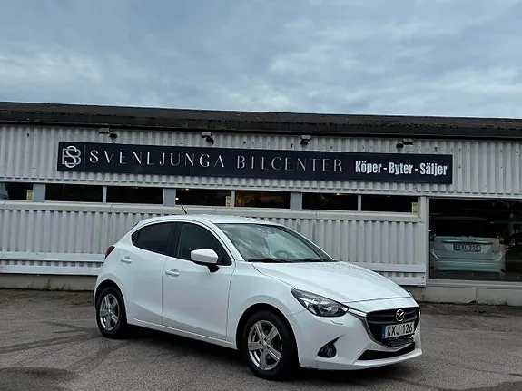 Mazda 2 2015 photo 2