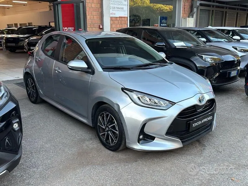 Toyota Yaris 2022 photo 2