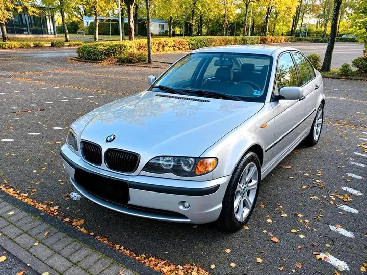 BMW 318I
