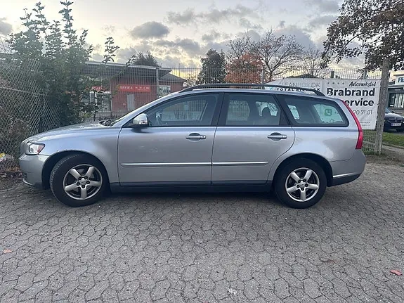 Volvo V50 2010 photo 2