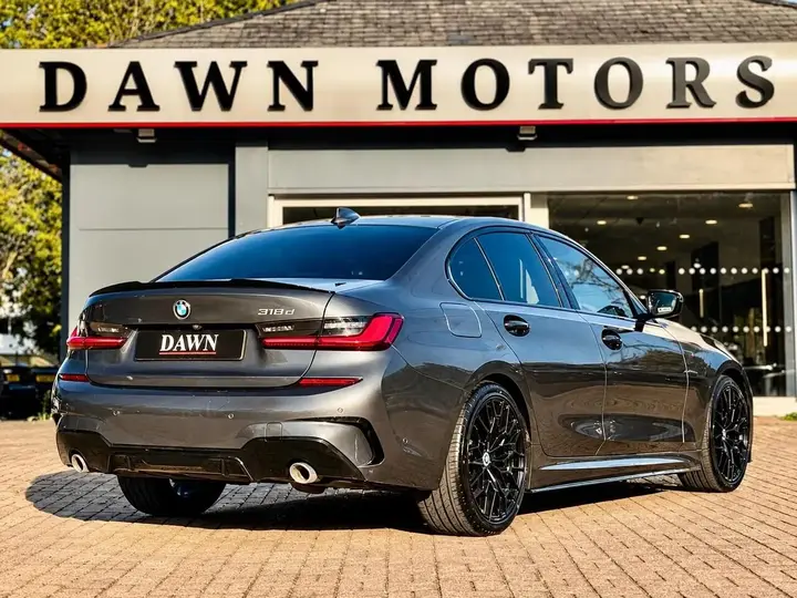 BMW 3 Series 2021 photo 2