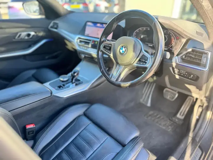 BMW 3 Series 2021 photo 4