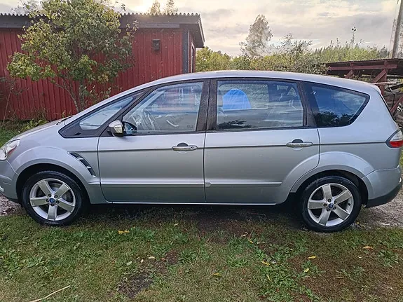 Ford S-Max 2010 photo 4