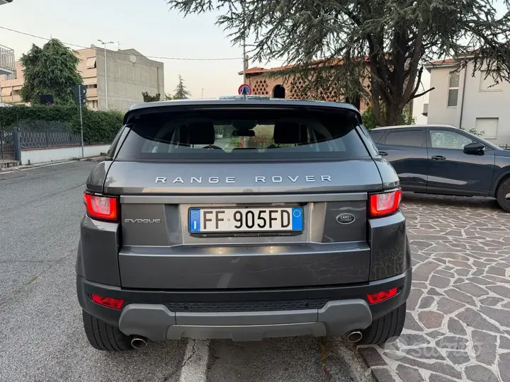 Land Rover Evoque 2016 photo 2