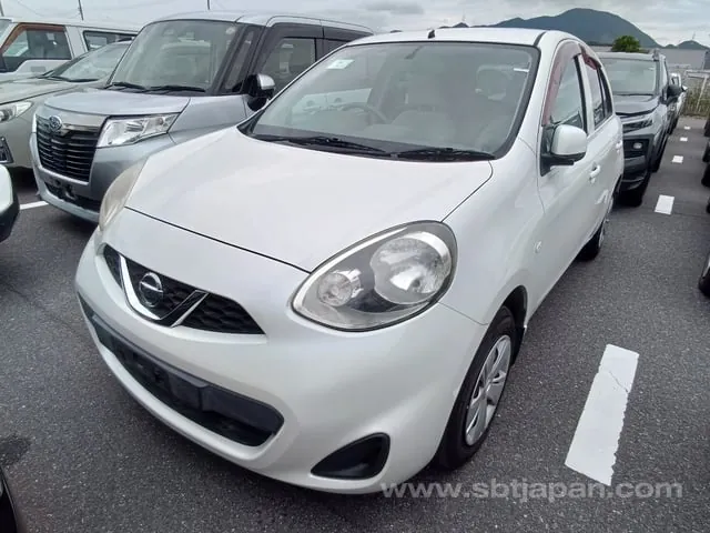 Nissan March 2014 photo 2