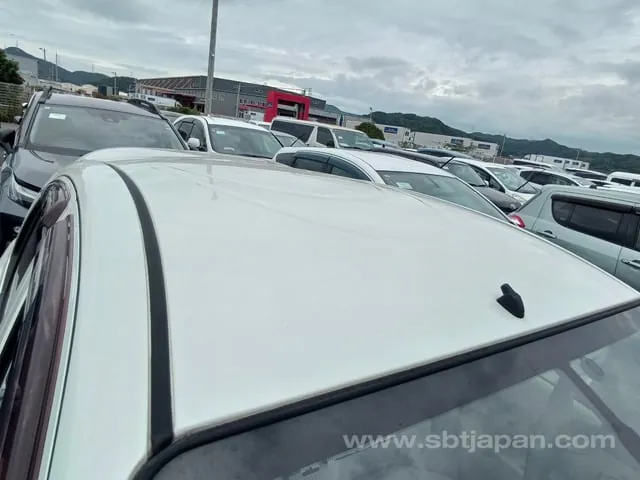 Nissan March 2014 photo 5