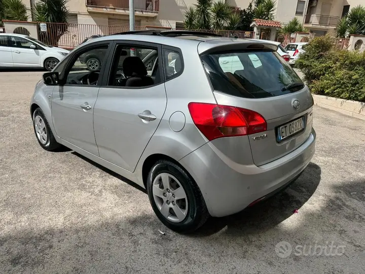 Kia Venga 2014 photo 5