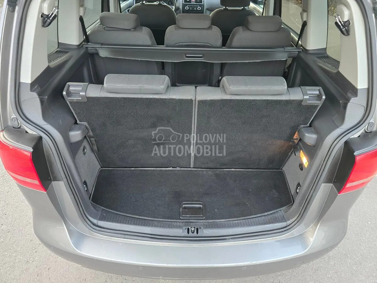 Volkswagen Touran 2011 photo 5