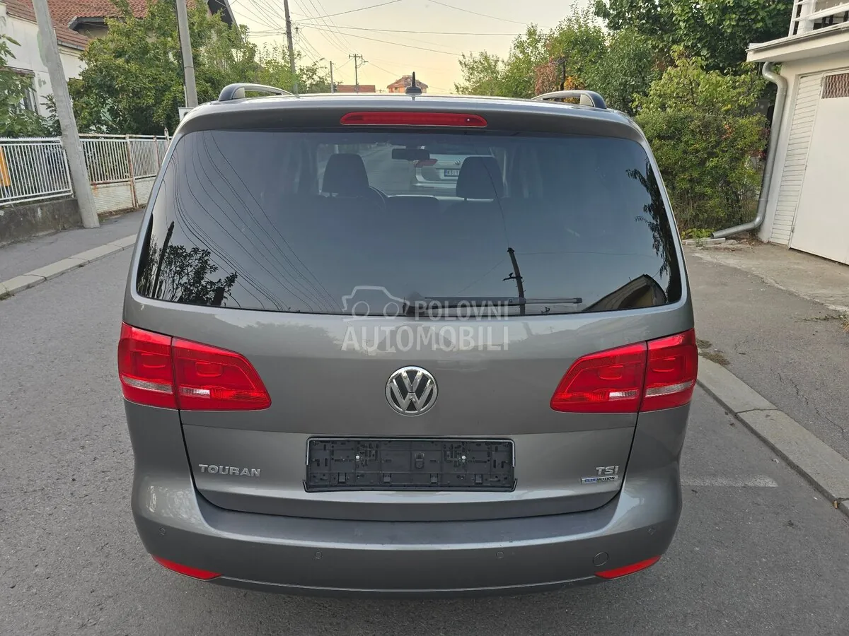 Volkswagen Touran 2011 photo 4