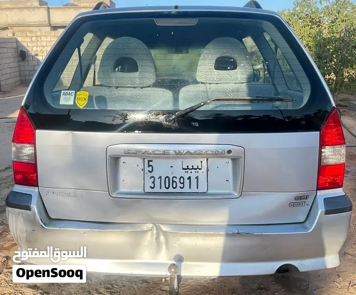 Mitsubishi Space Wagon 2004 photo 4