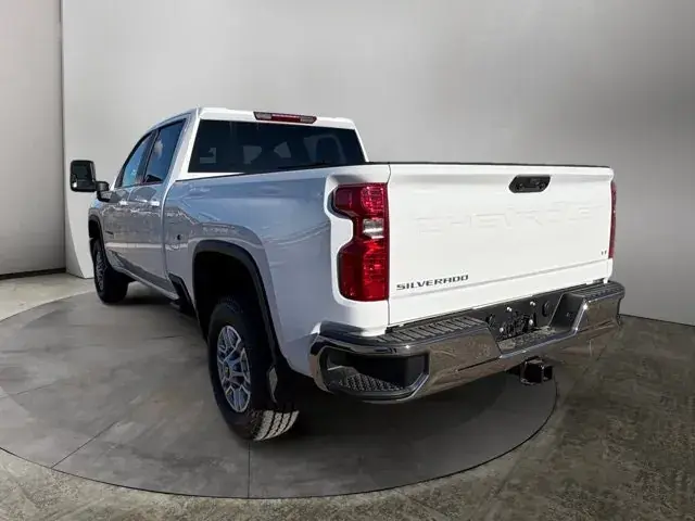 Chevrolet Silverado 2500Hd 2026 photo 3