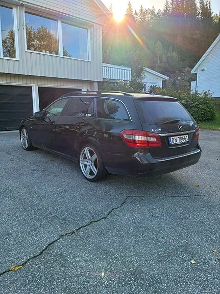 Mercedes-Benz E220 D 2011 photo 3
