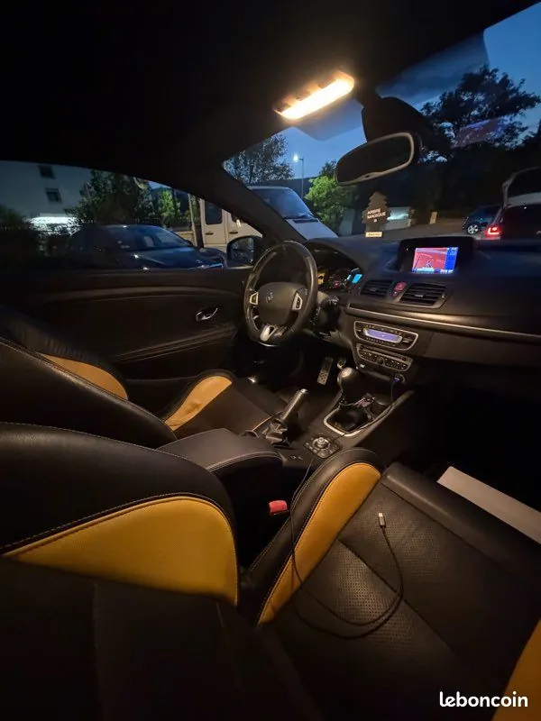 Renault Megane 2010 photo 2