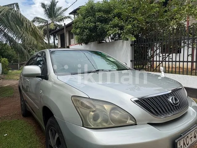 Lexus Ux 2003 photo 5