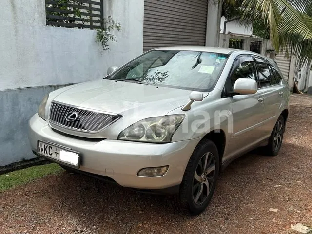 Lexus Ux 2003 photo 2