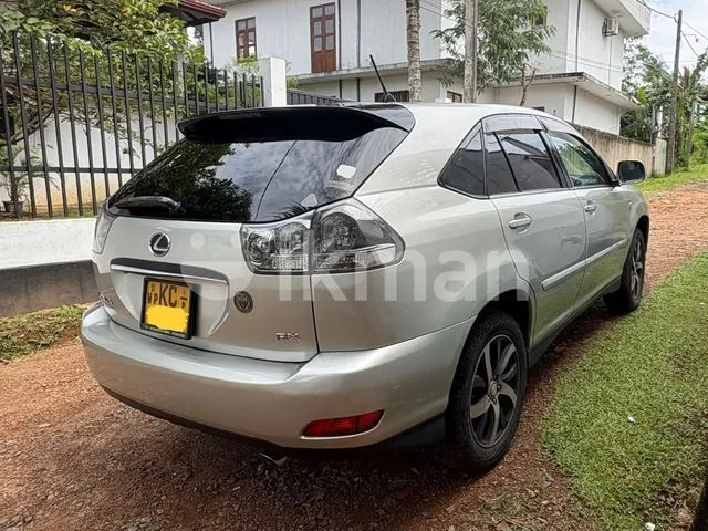 Lexus Ux 2003 photo 4