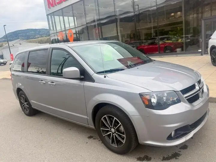 Dodge Grand Caravan 2018 photo 3