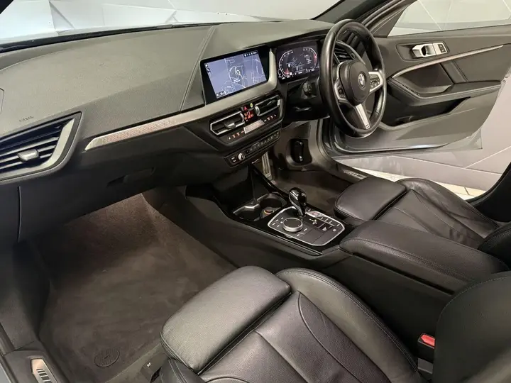 BMW 1 Series 2022 photo 3