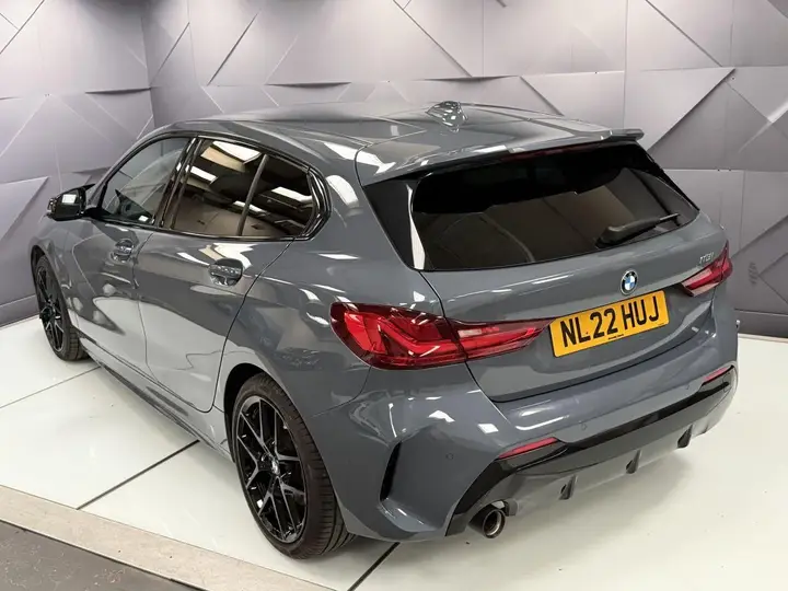 BMW 1 Series 2022 photo 2