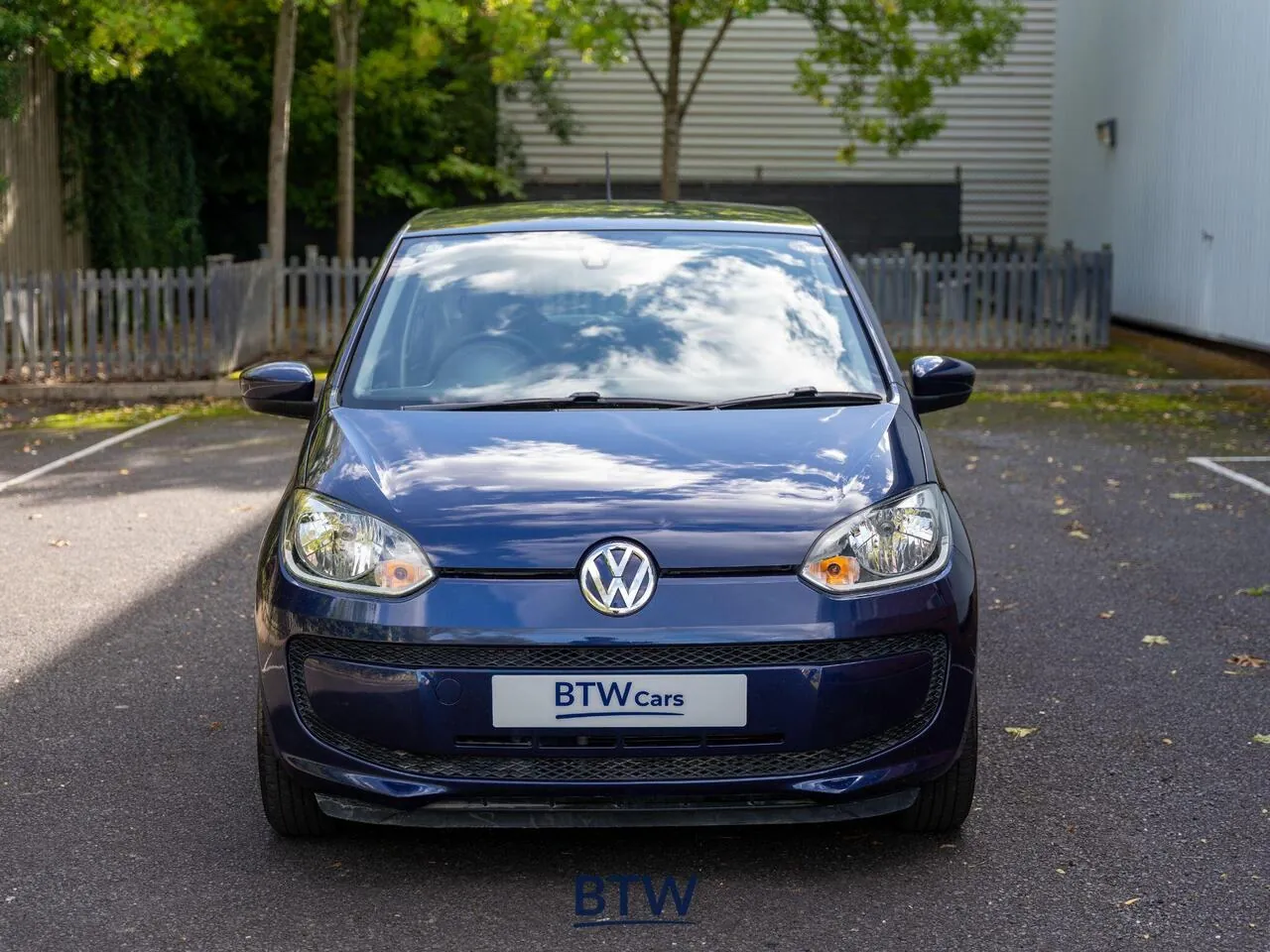 Volkswagen Up 2016 photo 2