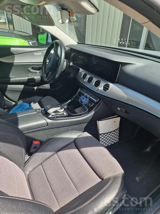 Mercedes-Benz E200 2017 photo 2