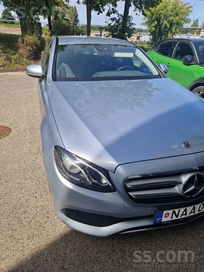 Mercedes-Benz E200