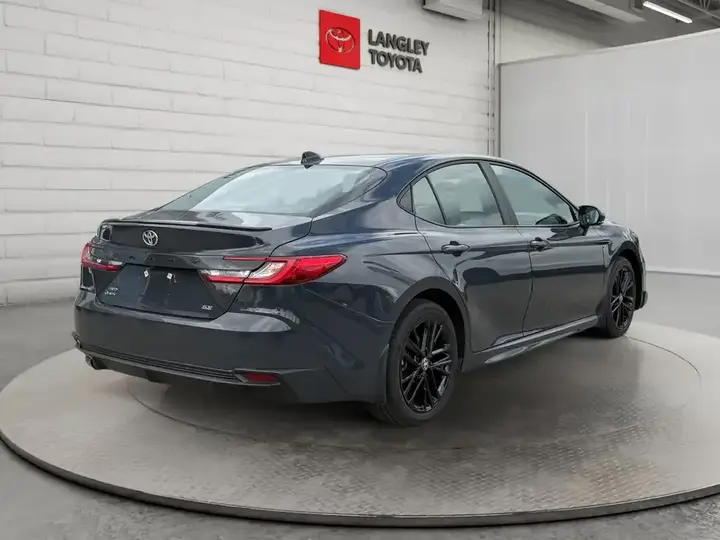 Toyota Camry 2025 photo 5
