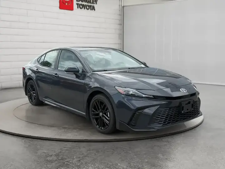 Toyota Camry 2025 photo 3