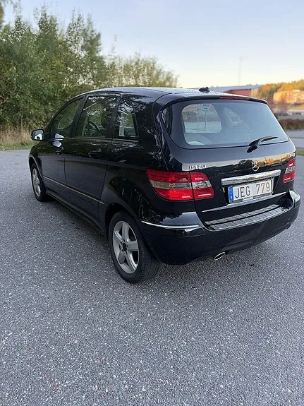 Mercedes-Benz B170 2009 photo 2