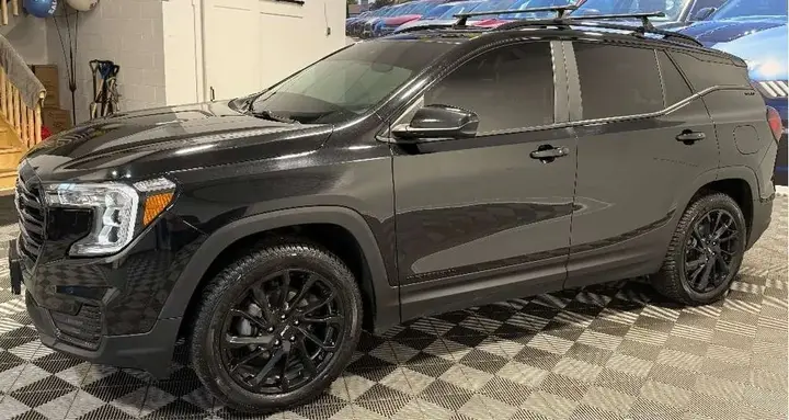 GMC Terrain 2023 photo 2