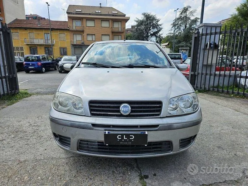 Fiat Punto 2005 photo 2
