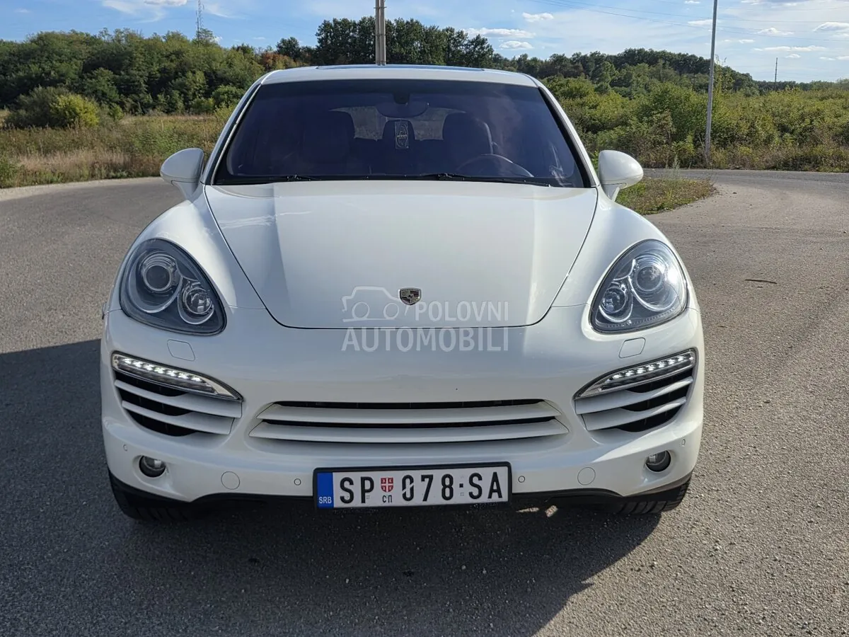 Porsche Cayenne 2010 photo 2