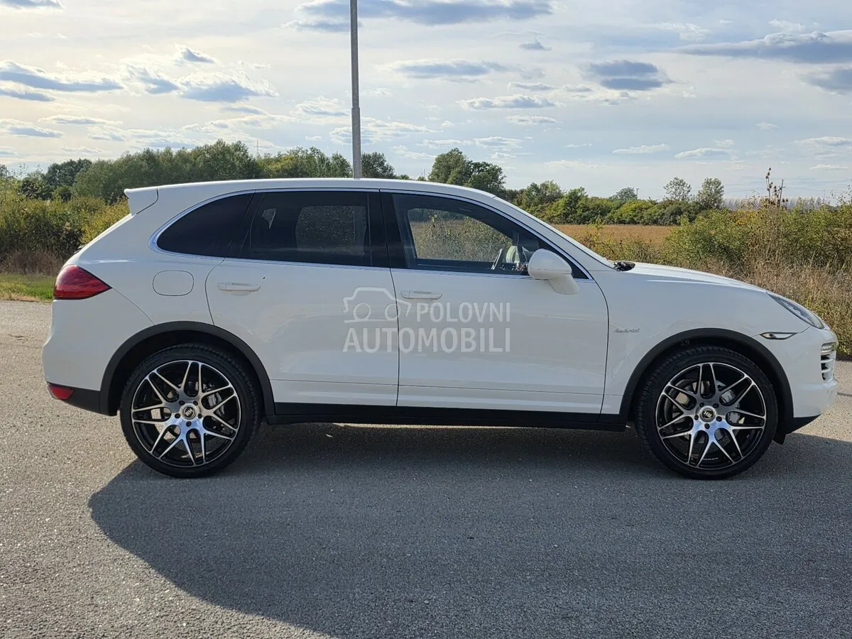 Porsche Cayenne 2010 photo 4