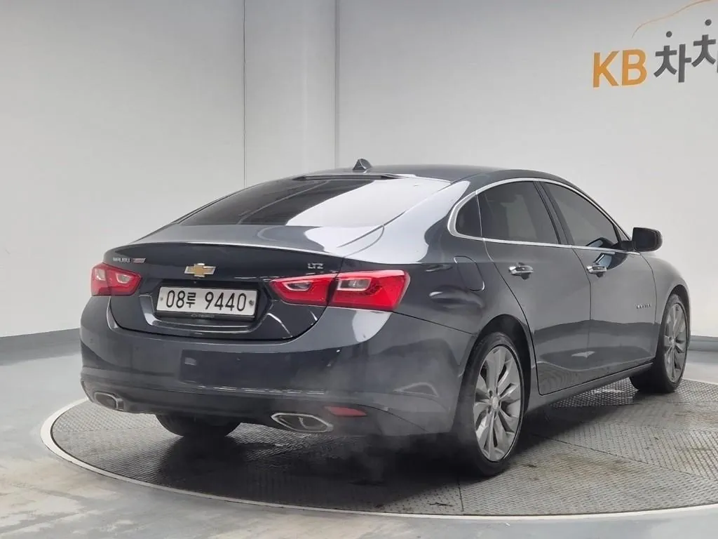 Chevrolet Malibu 2017 photo 3