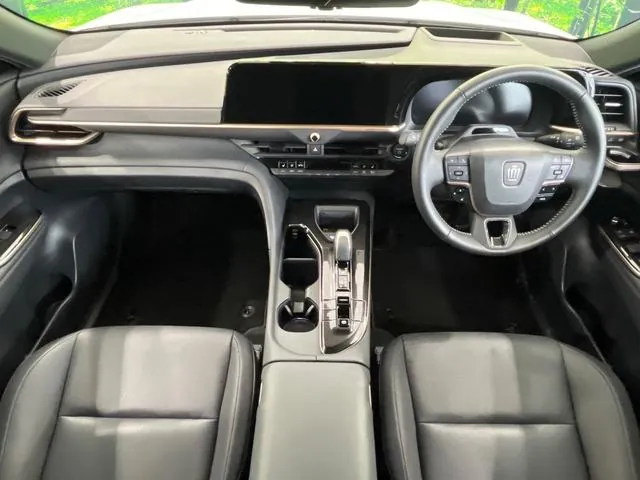 Toyota Crown Sport Z 2024 photo 2