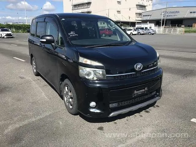 Toyota Voxy X L Edition