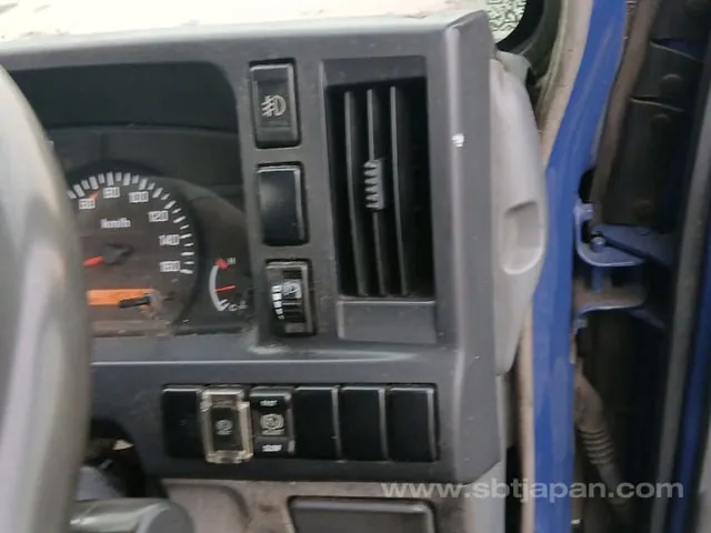 Isuzu Elf 2009 photo 3