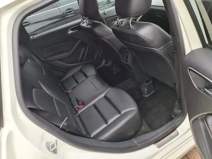 Mercedes-Benz B-Class 2012 photo 5