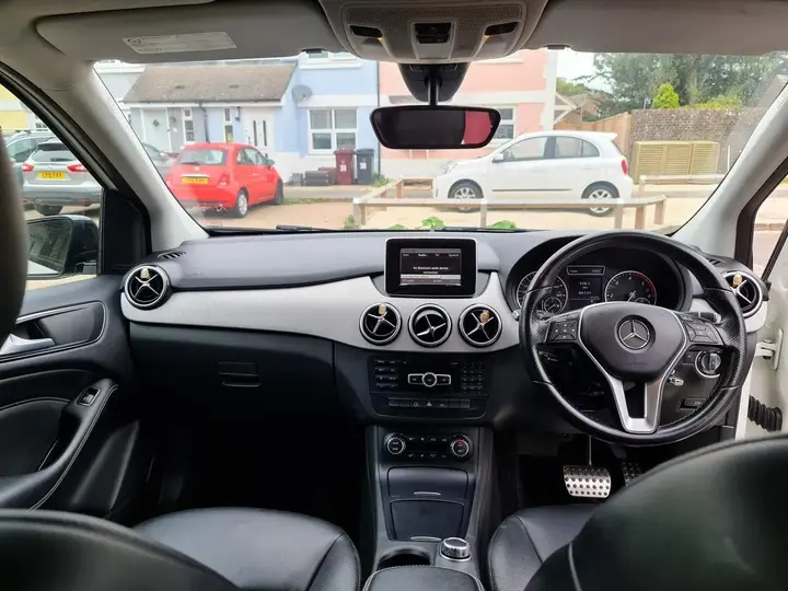 Mercedes-Benz B-Class 2012 photo 3